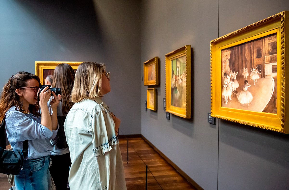 MUSEOS Y EXPOSICIONES Y GESTION DE MONUMENTOS Y/O CENTROS